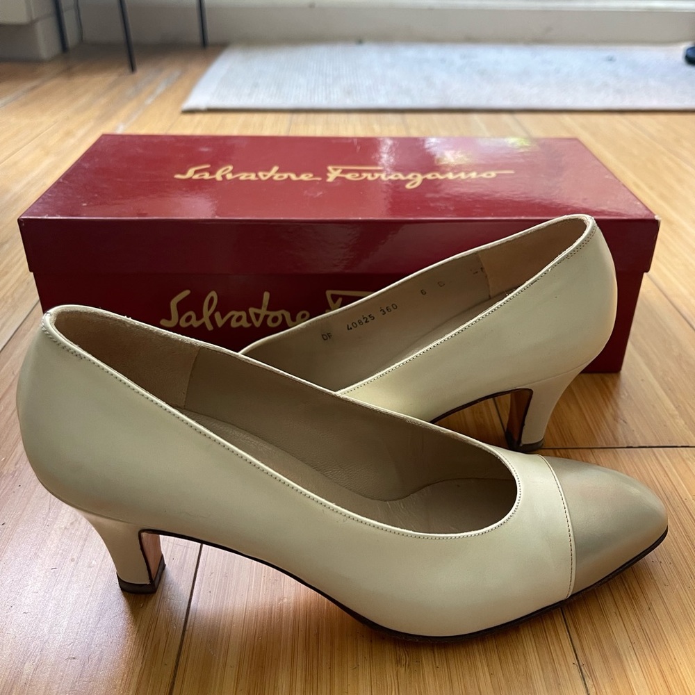 Vintage Salvatore Ferragamo Cap Toe heels